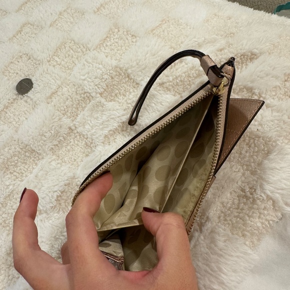 Kate Spade Wristlet - Picture 5 of 5